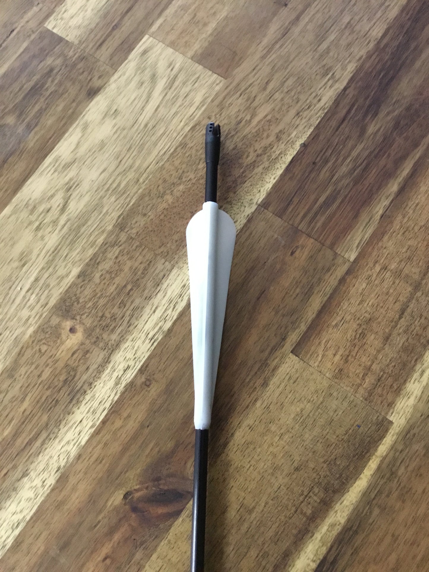 IDV BLACK SHAFT WHITE GLOW FLETCH Round Head LARP Arrow